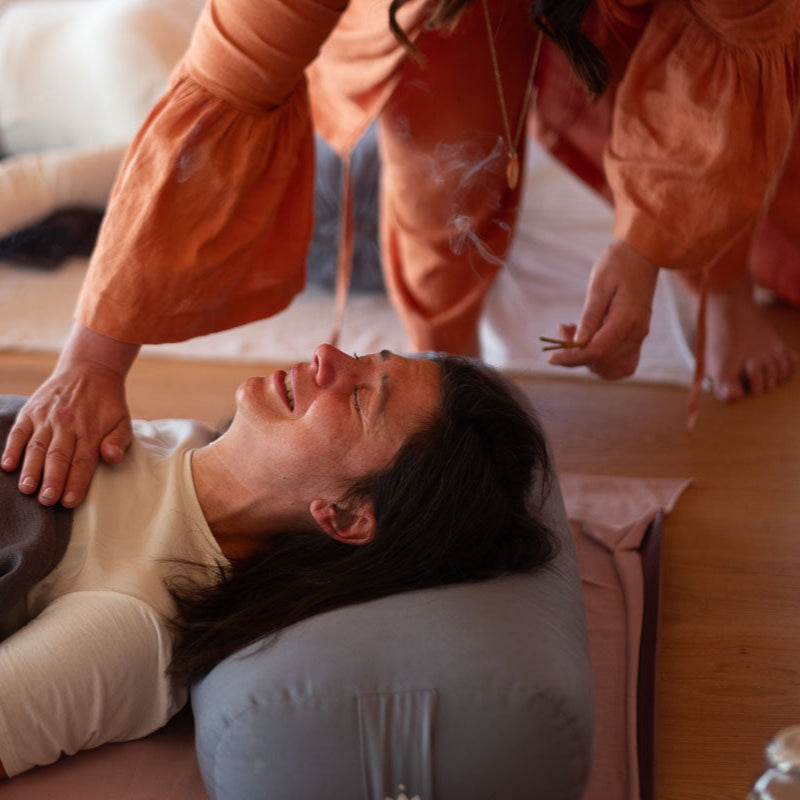 Emotional healing with hand energy therapy by Kornelia Schwitzer, a member of Serenity Healers