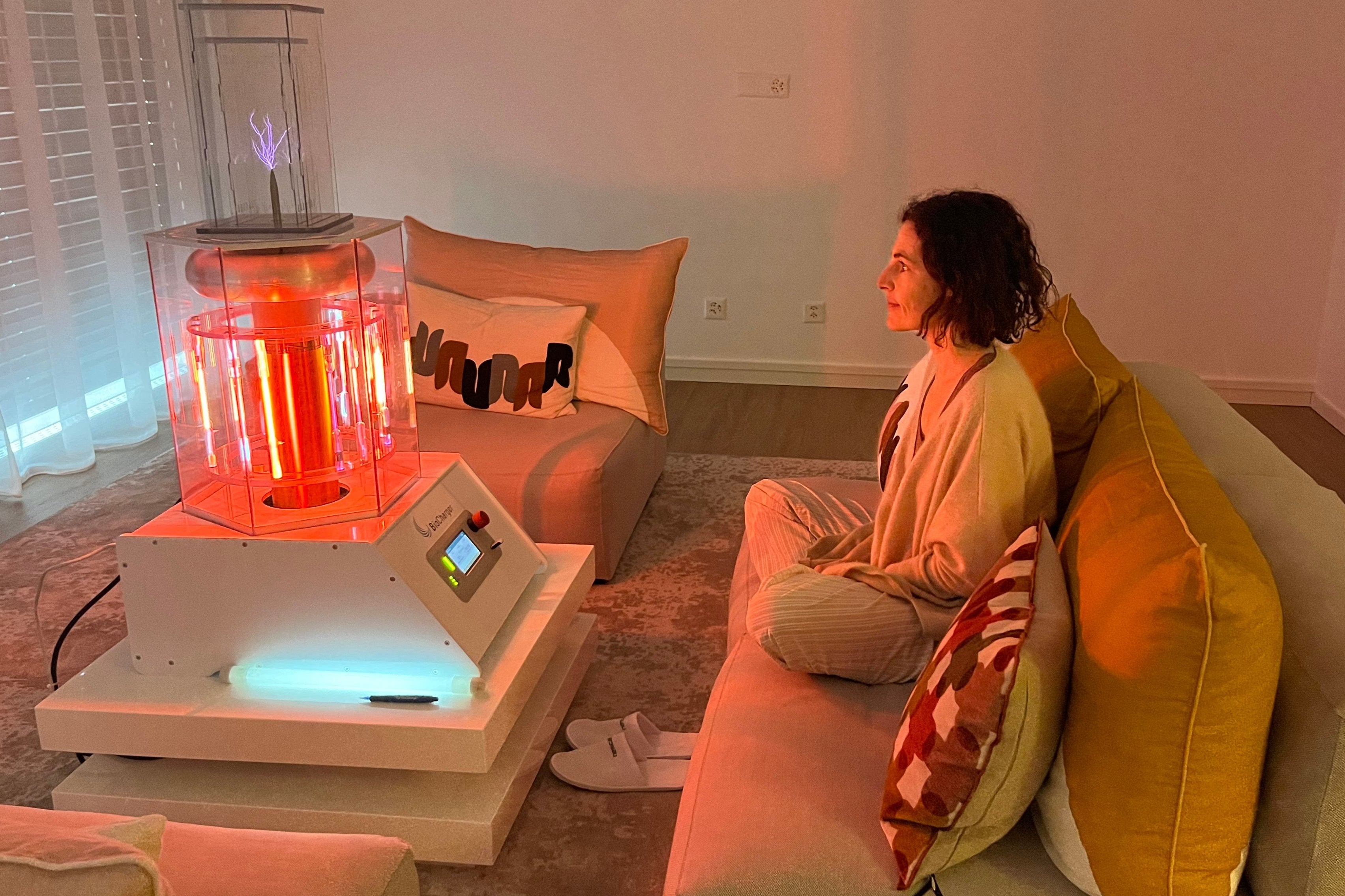 Victoire testing the BioCharger at Clinique NEscens