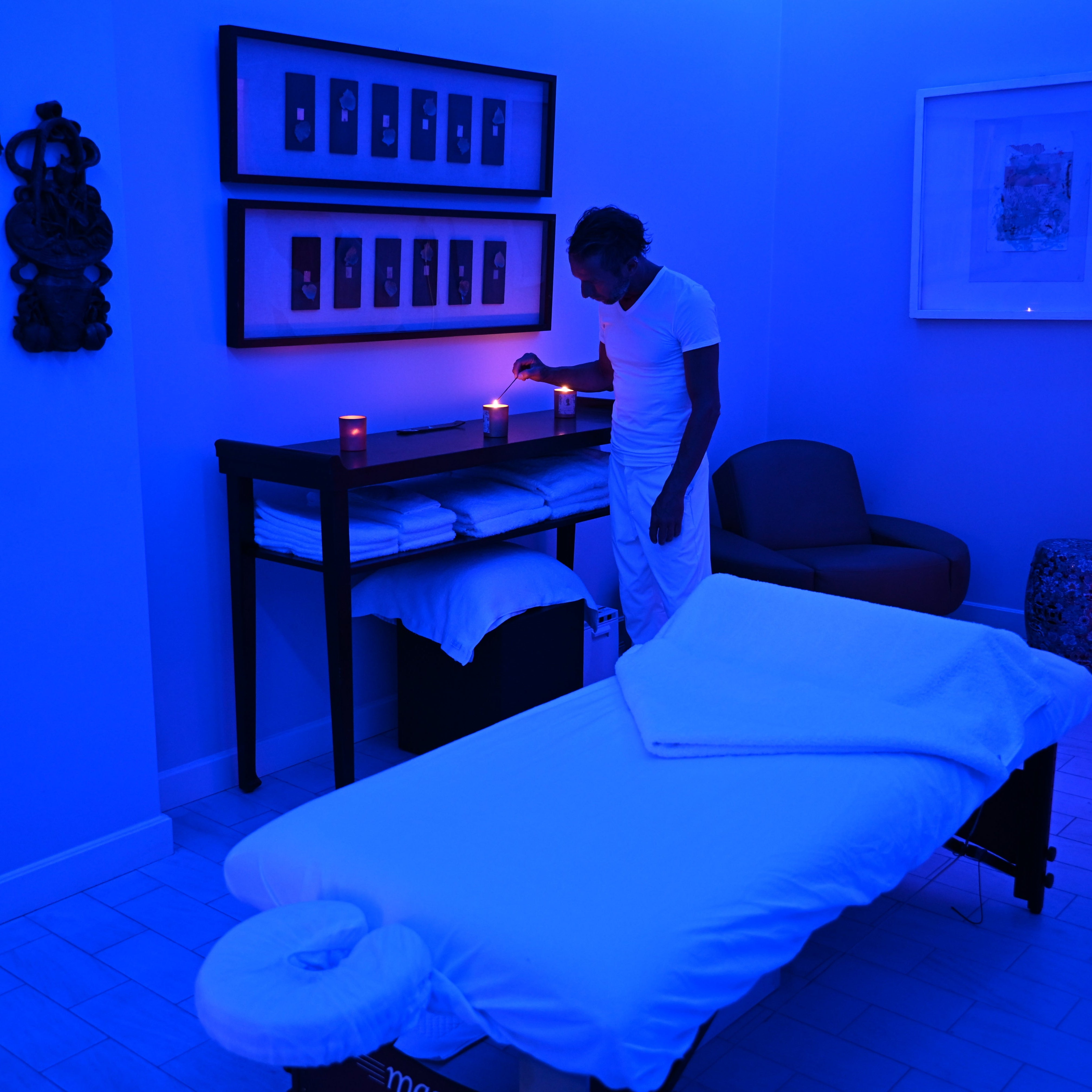 Intimate setting for a massage with Angelo