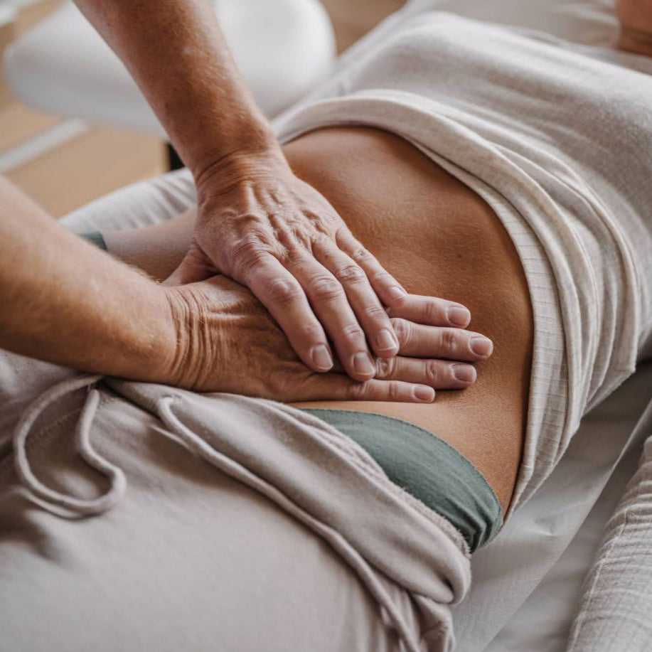 Abdominal massage with FX Mayr Medicine
